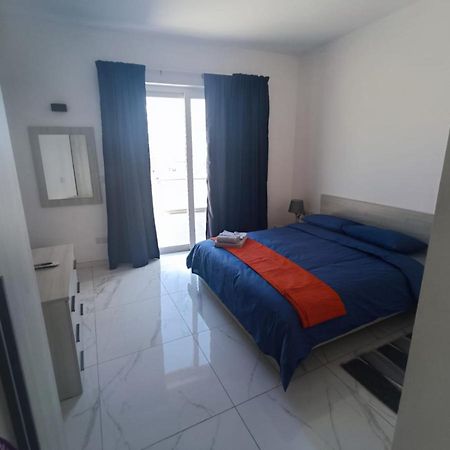 Blu-M Central Qormi Extérieur photo