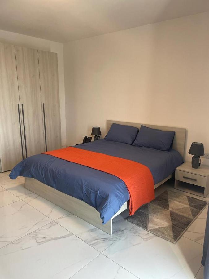 Blu-M Central Qormi Extérieur photo