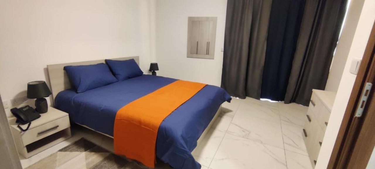 Blu-M Central Qormi Extérieur photo