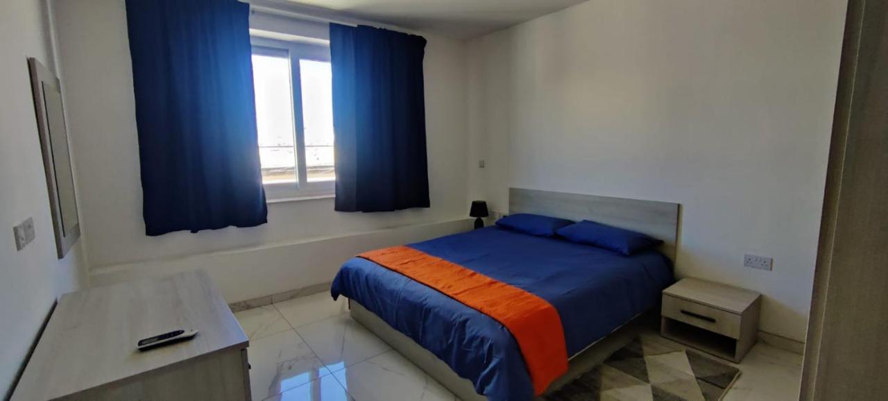 Blu-M Central Qormi Extérieur photo