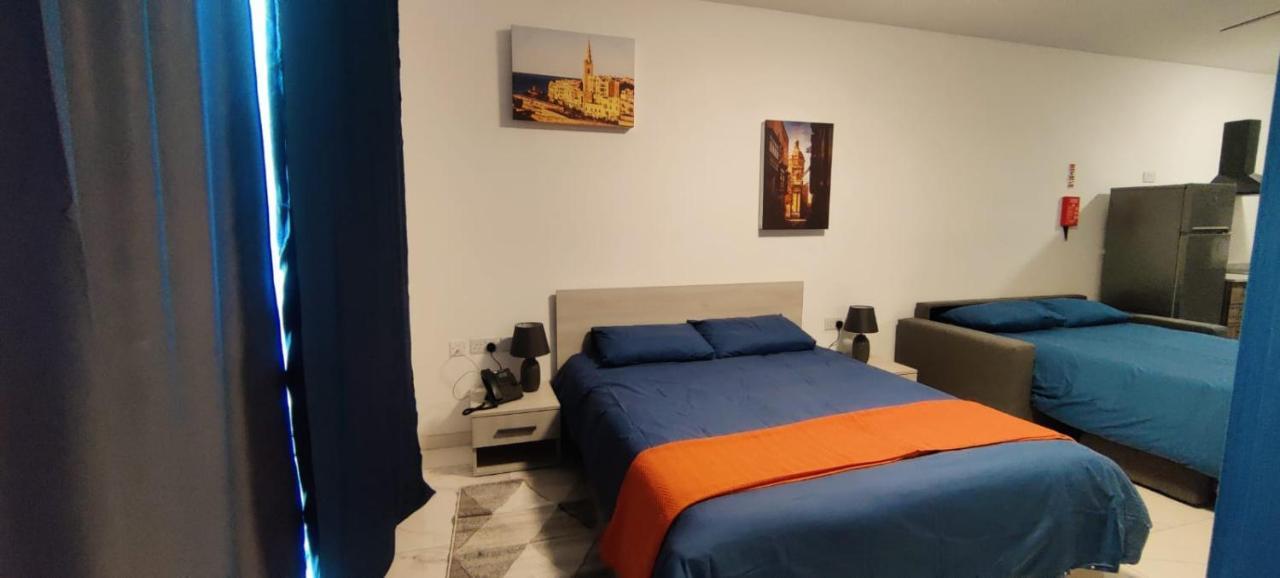 Blu-M Central Qormi Extérieur photo