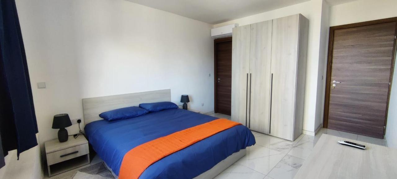 Blu-M Central Qormi Extérieur photo