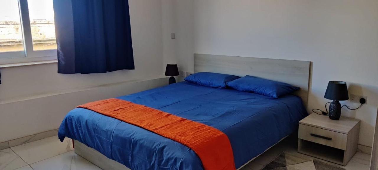 Blu-M Central Qormi Extérieur photo