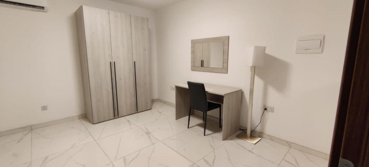 Blu-M Central Qormi Extérieur photo