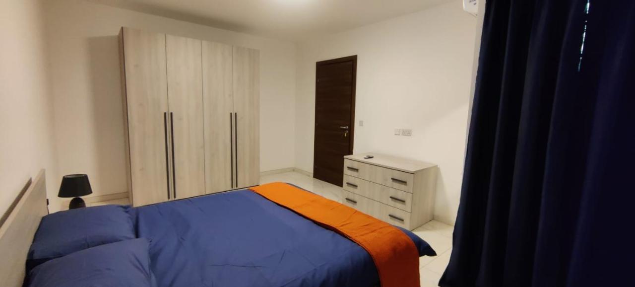 Blu-M Central Qormi Extérieur photo