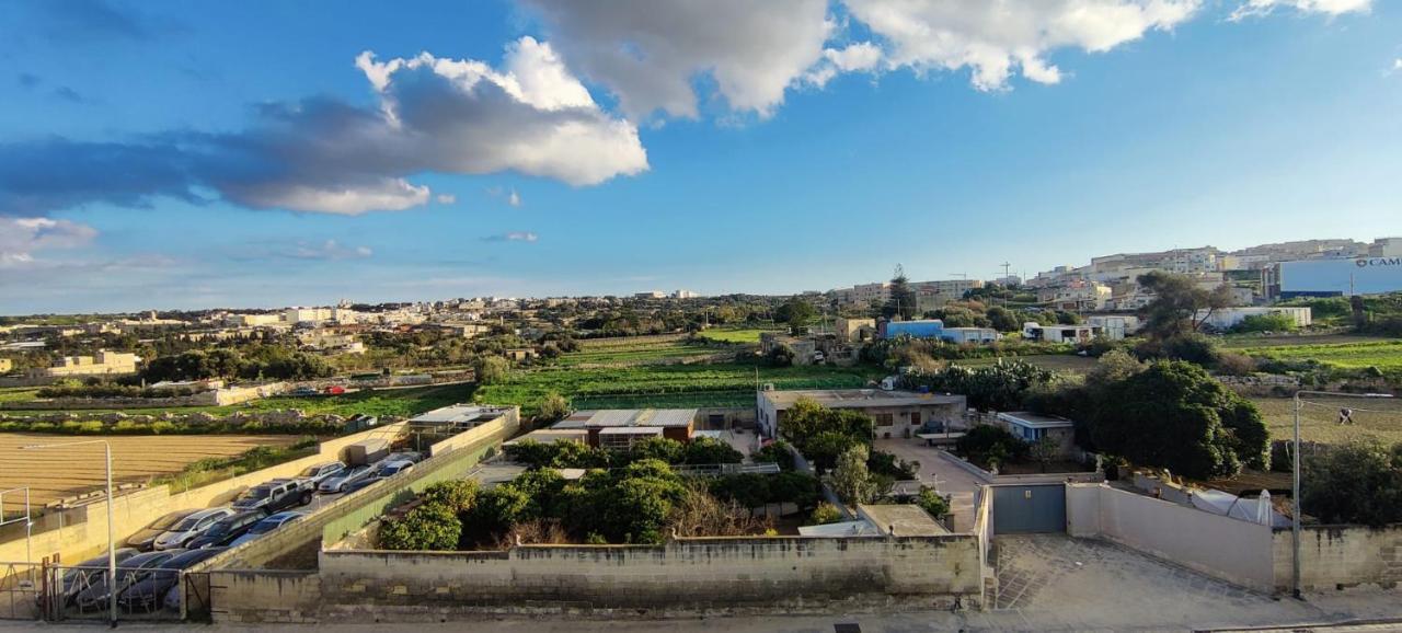 Blu-M Central Qormi Extérieur photo