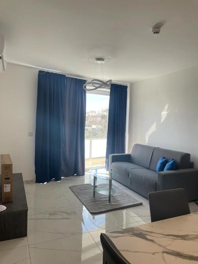 Blu-M Central Qormi Extérieur photo