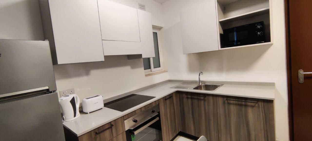 Blu-M Central Qormi Extérieur photo