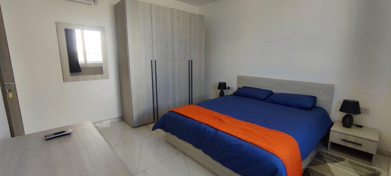 Blu-M Central Qormi Extérieur photo