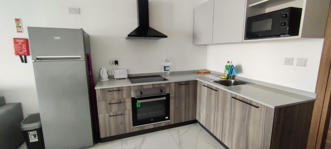 Blu-M Central Qormi Extérieur photo