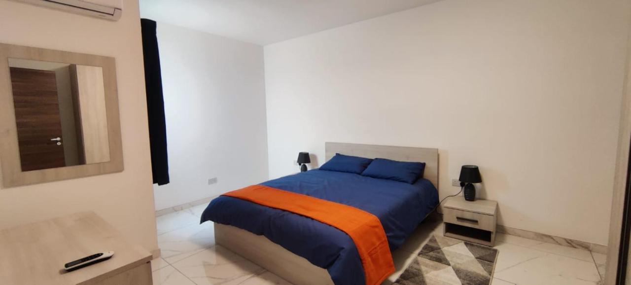 Blu-M Central Qormi Extérieur photo