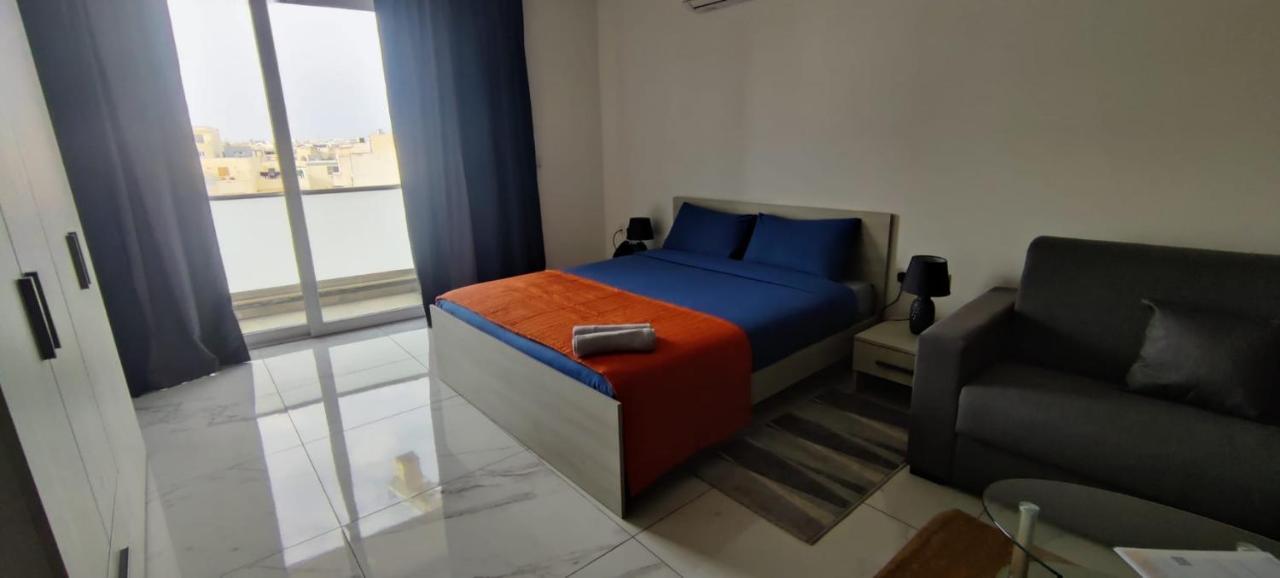 Blu-M Central Qormi Extérieur photo