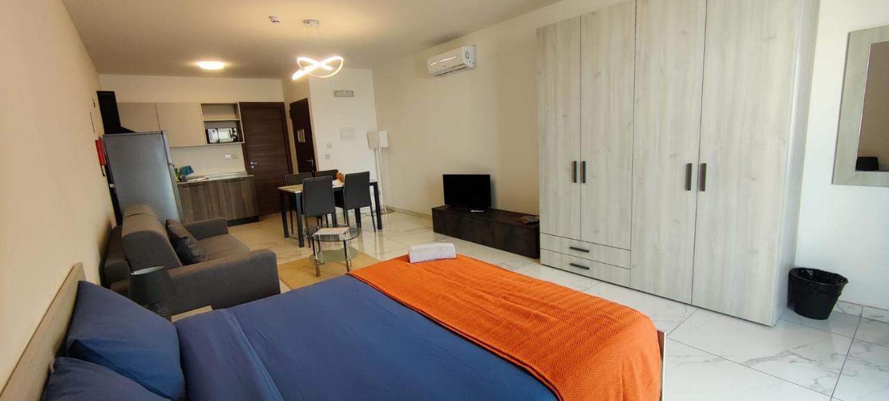 Blu-M Central Qormi Extérieur photo