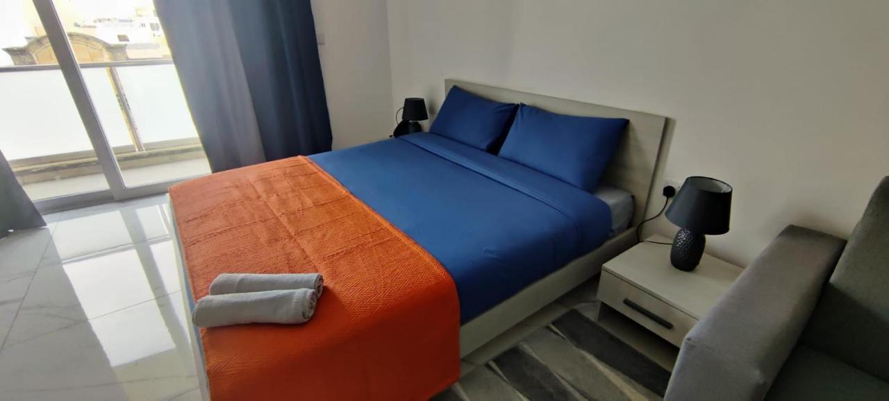 Blu-M Central Qormi Extérieur photo